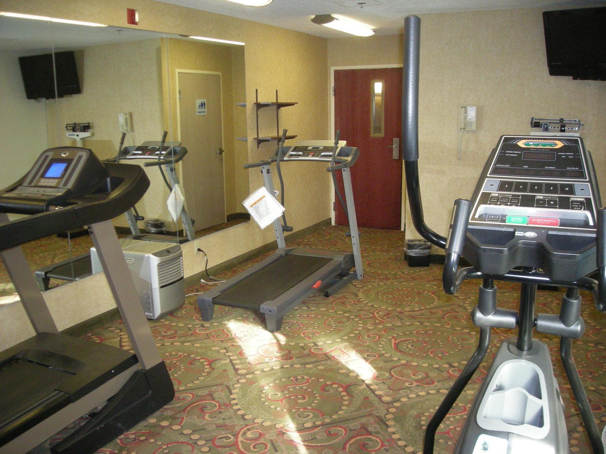 Red Roof Inn Evansville Stacer Bagian luar foto
