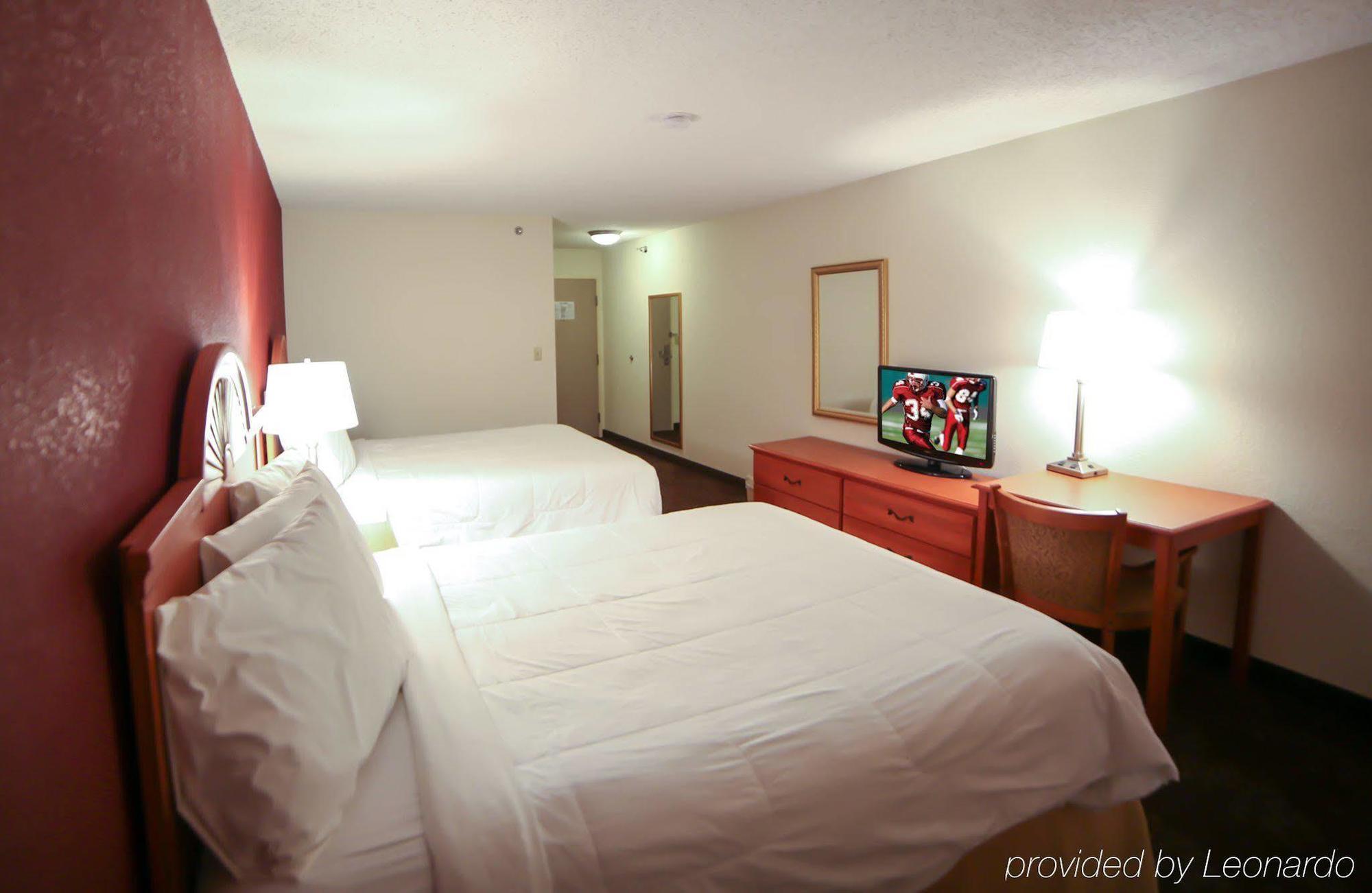 Red Roof Inn Evansville Stacer Bagian luar foto