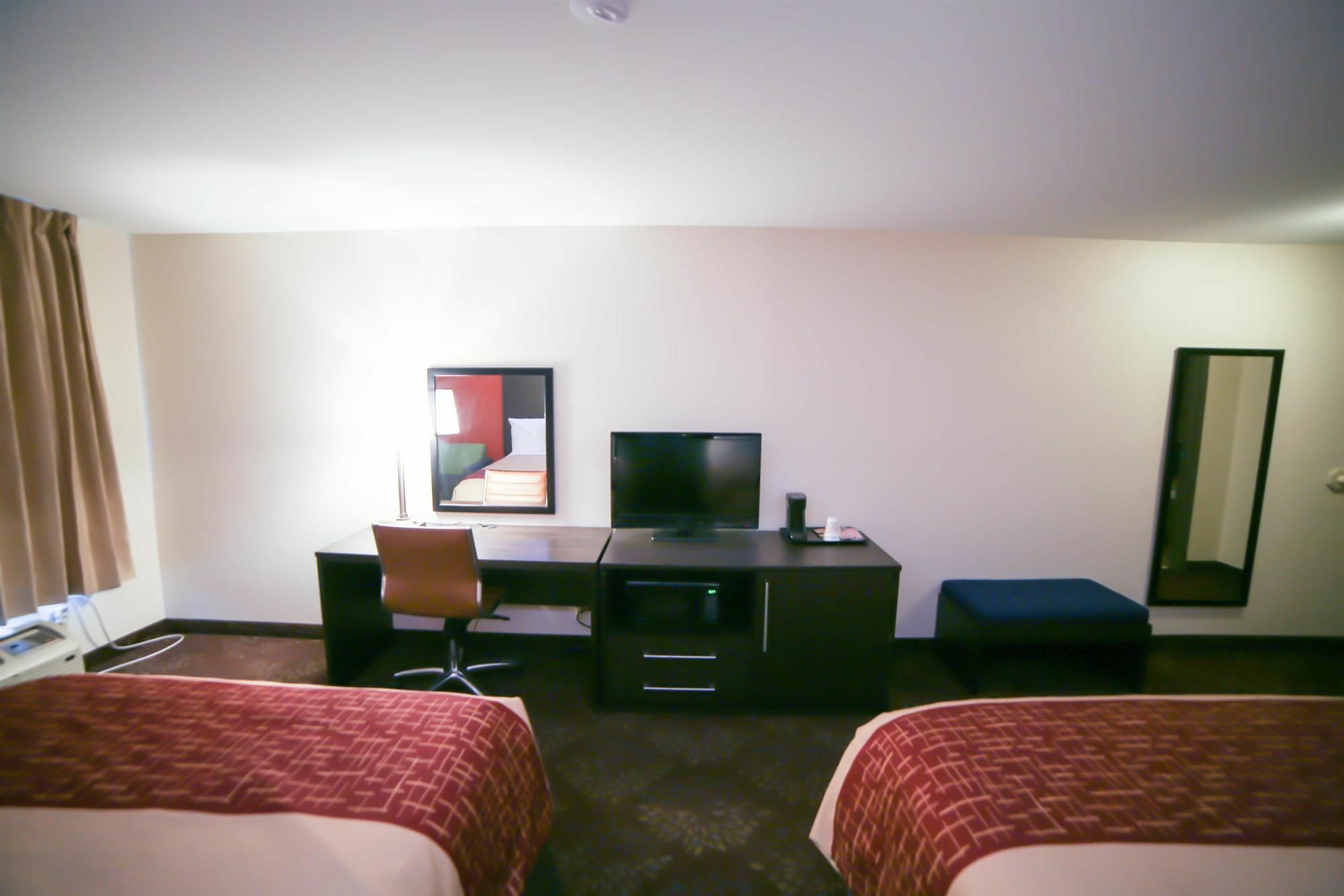 Red Roof Inn Evansville Stacer Bagian luar foto